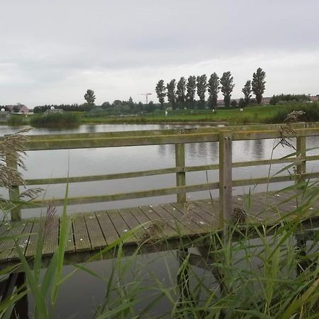 Luxueuze Stacaravan In Bredene Met Eigen Terras En Tuintje Exterior foto