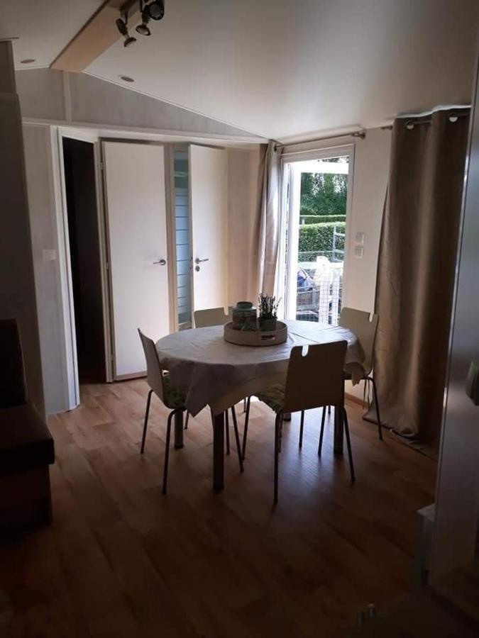 Luxueuze Stacaravan In Bredene Met Eigen Terras En Tuintje Exterior foto