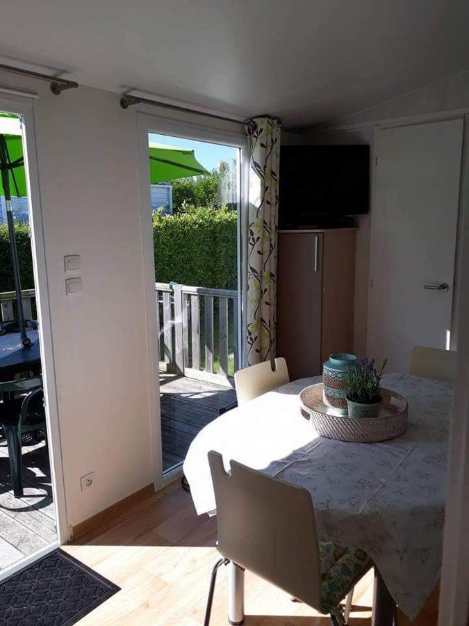 Luxueuze Stacaravan In Bredene Met Eigen Terras En Tuintje Exterior foto