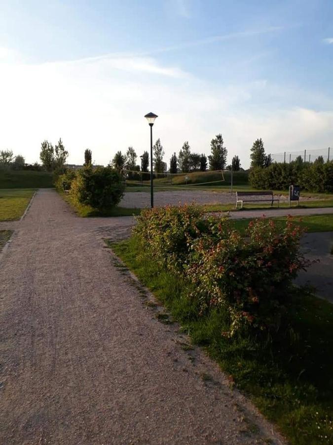 Luxueuze Stacaravan In Bredene Met Eigen Terras En Tuintje Exterior foto
